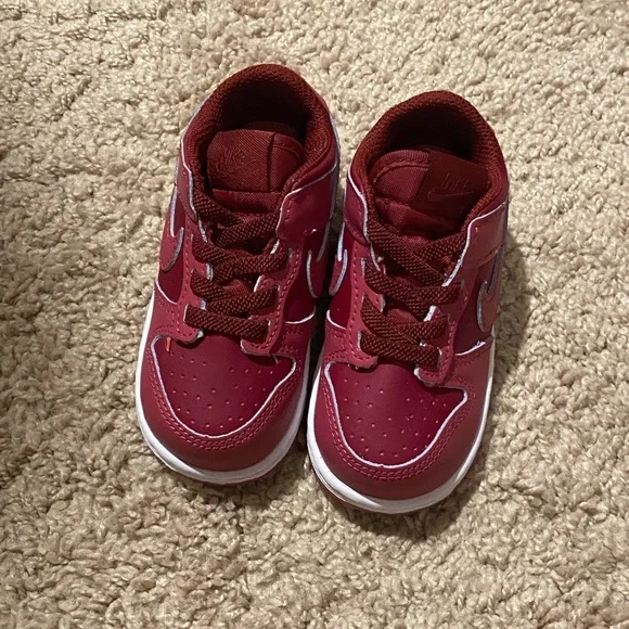 Nike Toddler 7C Team Red/ Sweet Beet Sneakers - Picture 3 of 6